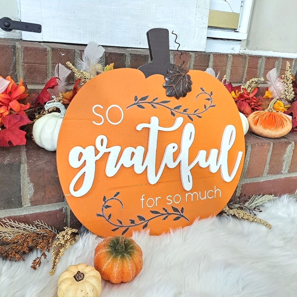 🌻 Wooden 3D Pumpkin Door Hanger - NWT